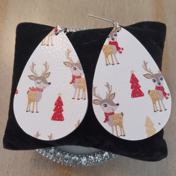 White Leather Teardrop Reindeer Tree Dangle Drop Earrings - Picture 4 of 6